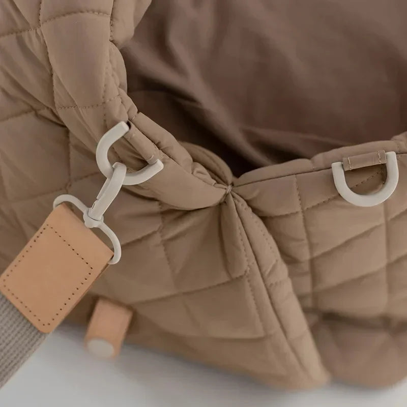 Aura New Style Casual Fashion Luxury Pet Dog Cat Carrying Tote Bag Dog Car Carrier Booster Seat Pet Carriers