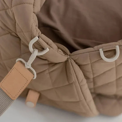 Aura New Style Casual Fashion Luxury Pet Dog Cat Carrying Tote Bag Dog Car Carrier Booster Seat Pet Carriers